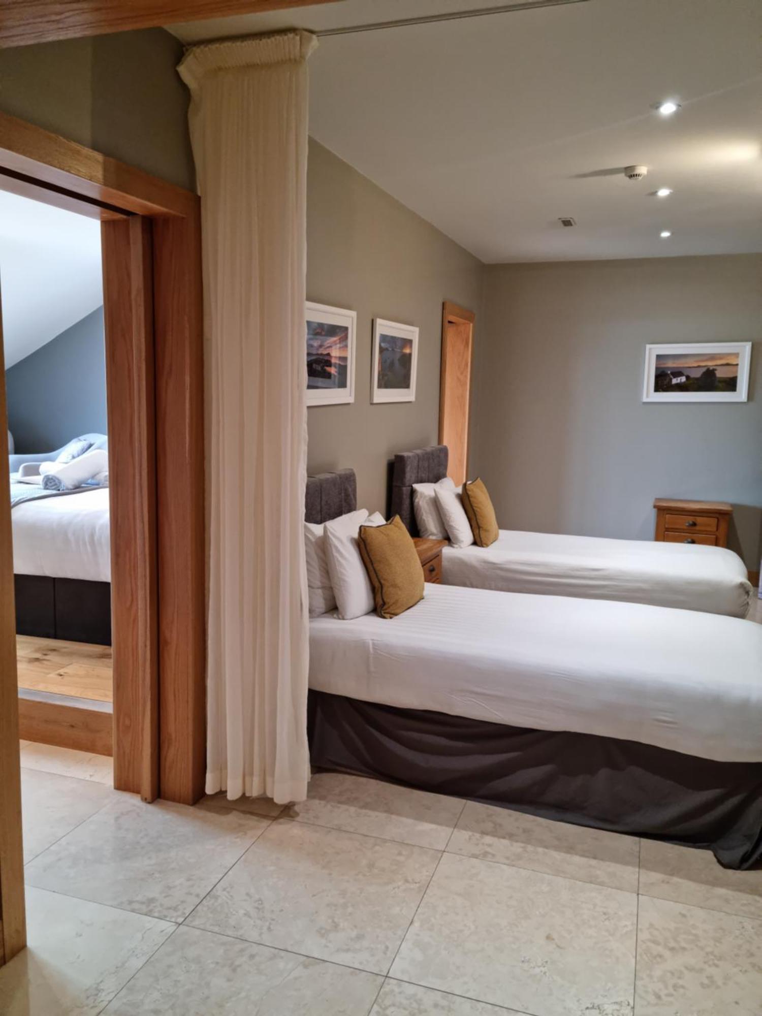 Hotel Fab View Dingle Zimmer foto